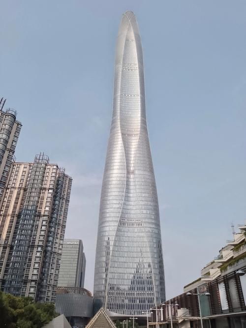 給我一些鋼結(jié)構(gòu)的經(jīng)典案例圖片（給我一些鋼結(jié)構(gòu)的經(jīng)典案例圖片,我?guī)湍阏砹艘恍┙?jīng)典案例）