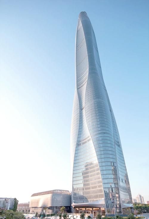 給我一些鋼結(jié)構(gòu)的經(jīng)典案例圖片（給我一些鋼結(jié)構(gòu)的經(jīng)典案例圖片,我?guī)湍阏砹艘恍┙?jīng)典案例）