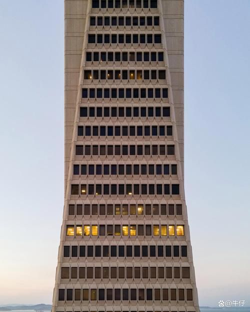 給我一些鋼結(jié)構(gòu)的經(jīng)典案例圖片（給我一些鋼結(jié)構(gòu)的經(jīng)典案例圖片,我?guī)湍阏砹艘恍┙?jīng)典案例）