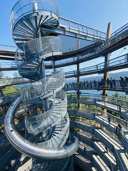 給我一些鋼結(jié)構(gòu)觀景臺(tái)的設(shè)計(jì)圖片（給我一些鋼結(jié)構(gòu)觀景臺(tái)的設(shè)計(jì)圖片,我?guī)湍阏砹艘恍╀摻Y(jié)構(gòu)觀景臺(tái)的設(shè)計(jì)案例）