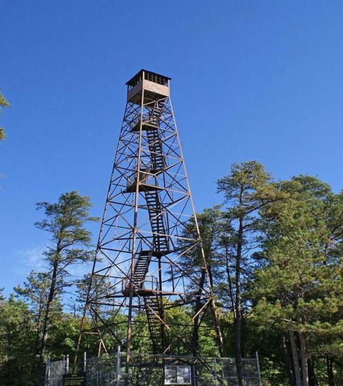 給我一些鋼結(jié)構(gòu)觀景臺(tái)的設(shè)計(jì)圖片（給我一些鋼結(jié)構(gòu)觀景臺(tái)的設(shè)計(jì)圖片,我?guī)湍阏砹艘恍╀摻Y(jié)構(gòu)觀景臺(tái)的設(shè)計(jì)案例）