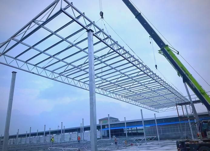 給我一些鋼筋桁架結構施工的圖片（給我一些鋼筋桁架結構施工圖片,我?guī)湍阏伊艘恍╀摻铊旒芙Y構施工的圖片） 行業(yè)新聞 第17張