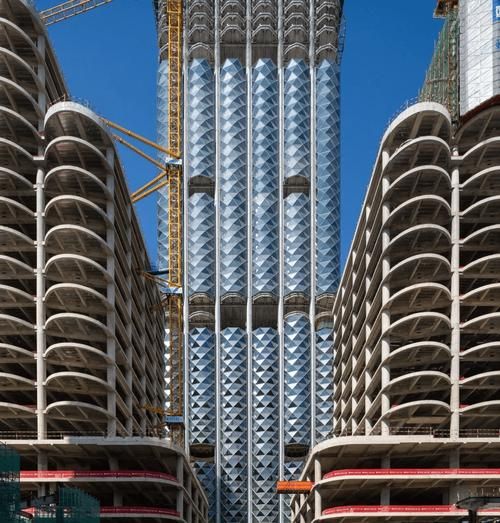 給我一些鋼構(gòu)幕墻的案例圖片（給我一些鋼構(gòu)幕墻的案例圖片共參考2篇資料,我這就給你找?guī)讉€(gè)典型的鋼構(gòu)幕墻案例） 行業(yè)新聞 第12張