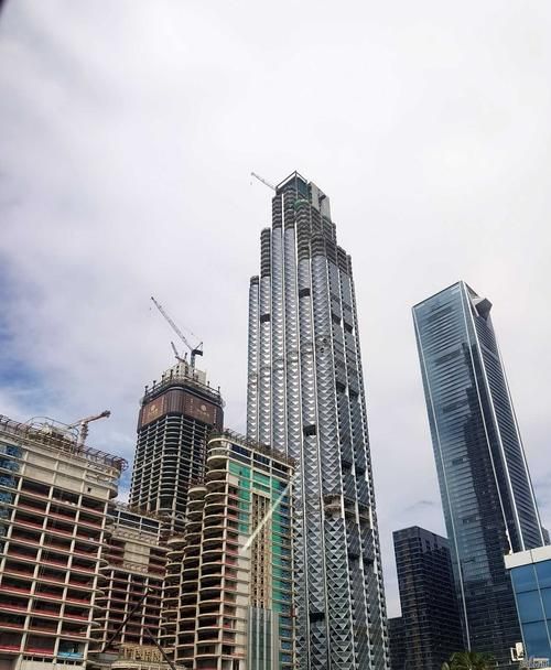 給我一些鋼構(gòu)幕墻的案例圖片（給我一些鋼構(gòu)幕墻的案例圖片共參考2篇資料,我這就給你找?guī)讉€(gè)典型的鋼構(gòu)幕墻案例） 行業(yè)新聞 第19張