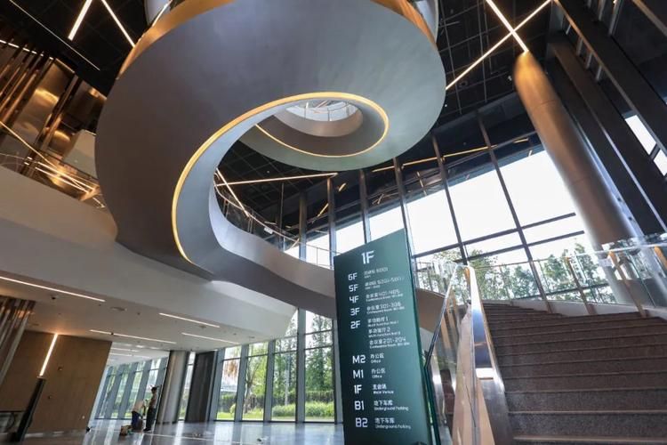 給我一些鋼構(gòu)幕墻的案例圖片（給我一些鋼構(gòu)幕墻的案例圖片共參考2篇資料,我這就給你找?guī)讉€(gè)典型的鋼構(gòu)幕墻案例） 行業(yè)新聞 第23張