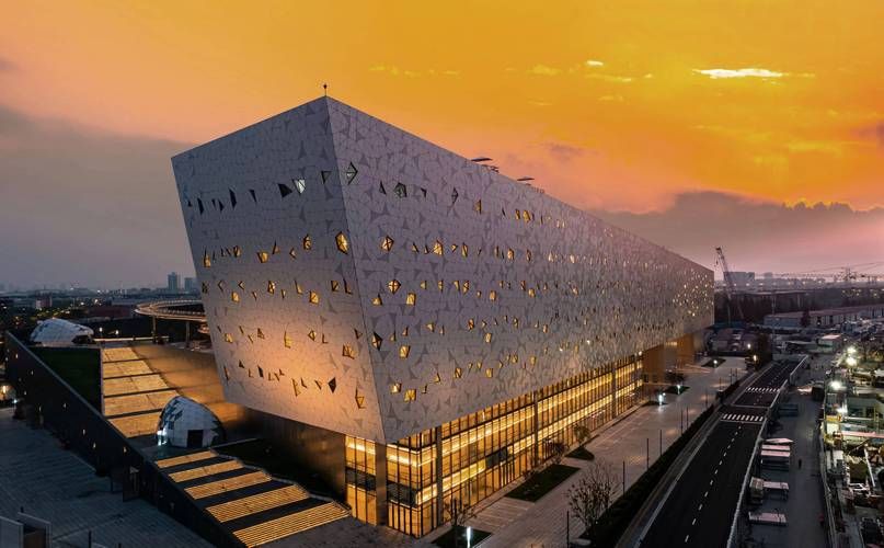 給我一些鋼構(gòu)幕墻的案例圖片（給我一些鋼構(gòu)幕墻的案例圖片共參考2篇資料,我這就給你找?guī)讉€(gè)典型的鋼構(gòu)幕墻案例） 行業(yè)新聞 第29張