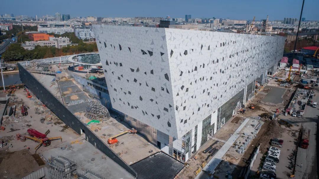 給我一些鋼構(gòu)幕墻的案例圖片（給我一些鋼構(gòu)幕墻的案例圖片共參考2篇資料,我這就給你找?guī)讉€(gè)典型的鋼構(gòu)幕墻案例） 行業(yè)新聞 第31張