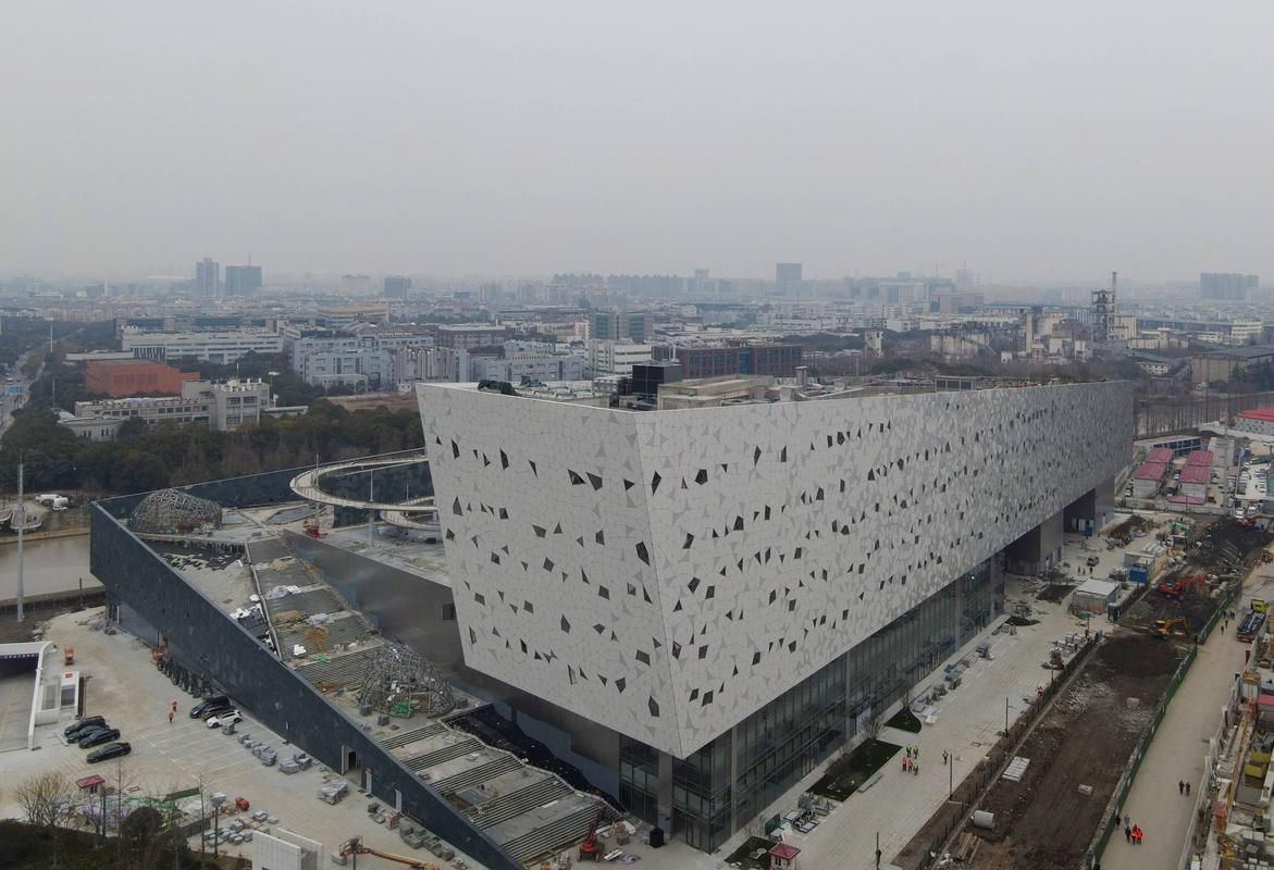 給我一些鋼構(gòu)幕墻的案例圖片（給我一些鋼構(gòu)幕墻的案例圖片共參考2篇資料,我這就給你找?guī)讉€(gè)典型的鋼構(gòu)幕墻案例） 行業(yè)新聞 第35張