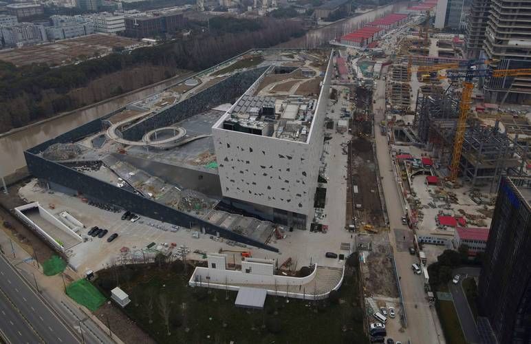 給我一些鋼構(gòu)幕墻的案例圖片（給我一些鋼構(gòu)幕墻的案例圖片共參考2篇資料,我這就給你找?guī)讉€(gè)典型的鋼構(gòu)幕墻案例） 行業(yè)新聞 第37張