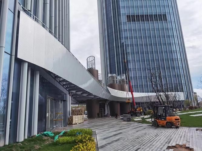 給我一些鋼結(jié)構(gòu)幕墻的圖片（給我一些鋼結(jié)構(gòu)幕墻的圖片共參考4篇）