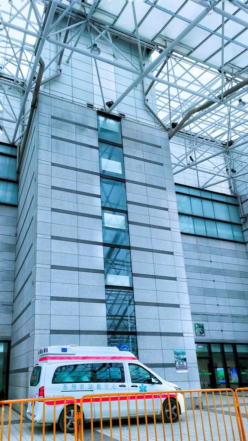 給我一些鋼結(jié)構(gòu)幕墻的圖片（給我一些鋼結(jié)構(gòu)幕墻的圖片共參考4篇）