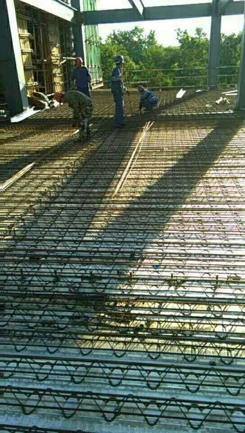 給我一些鋼板樓板的圖片（開(kāi)口型壓型鋼板）