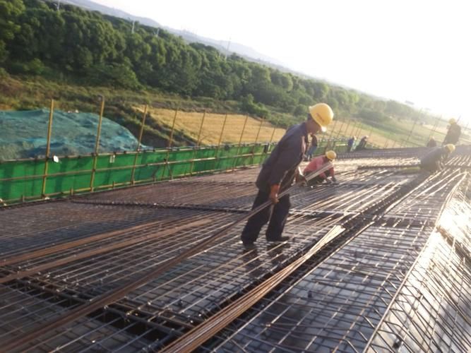 有哪些圖片或案例展示屋面鋼筋綁扎？（屋面鋼筋綁扎的實用圖片和案例展示屋面鋼筋綁扎案例） 行業(yè)新聞 第10張