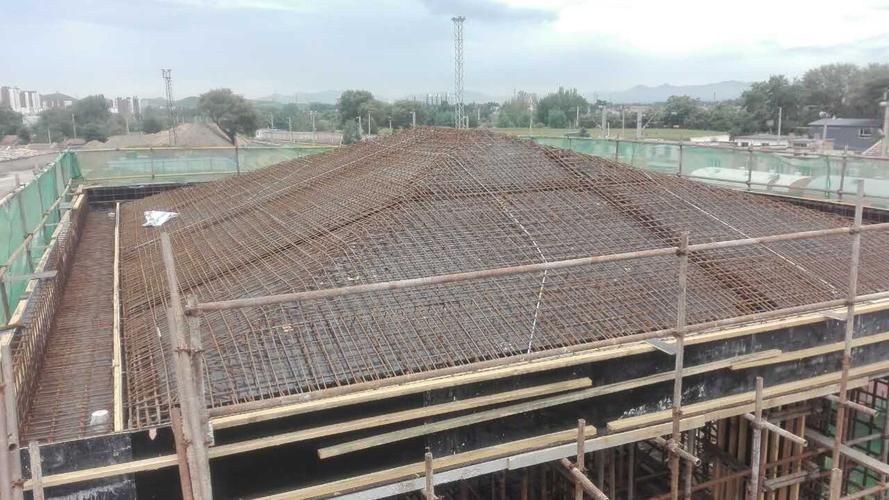 有哪些圖片或案例展示屋面鋼筋綁扎？（屋面鋼筋綁扎的實用圖片和案例展示屋面鋼筋綁扎案例） 行業(yè)新聞 第16張