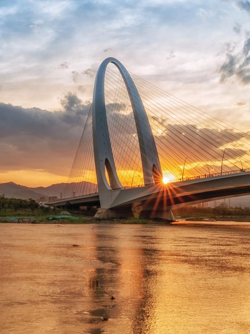 推薦幾座著名的鋼架景觀橋（推薦幾座國內(nèi)外非常值得一看的鋼架景觀橋）