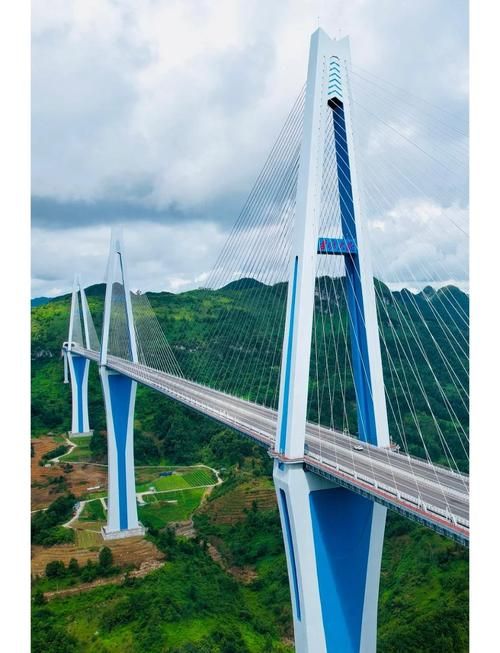 推薦幾座著名的鋼架景觀橋（推薦幾座國內(nèi)外非常值得一看的鋼架景觀橋）