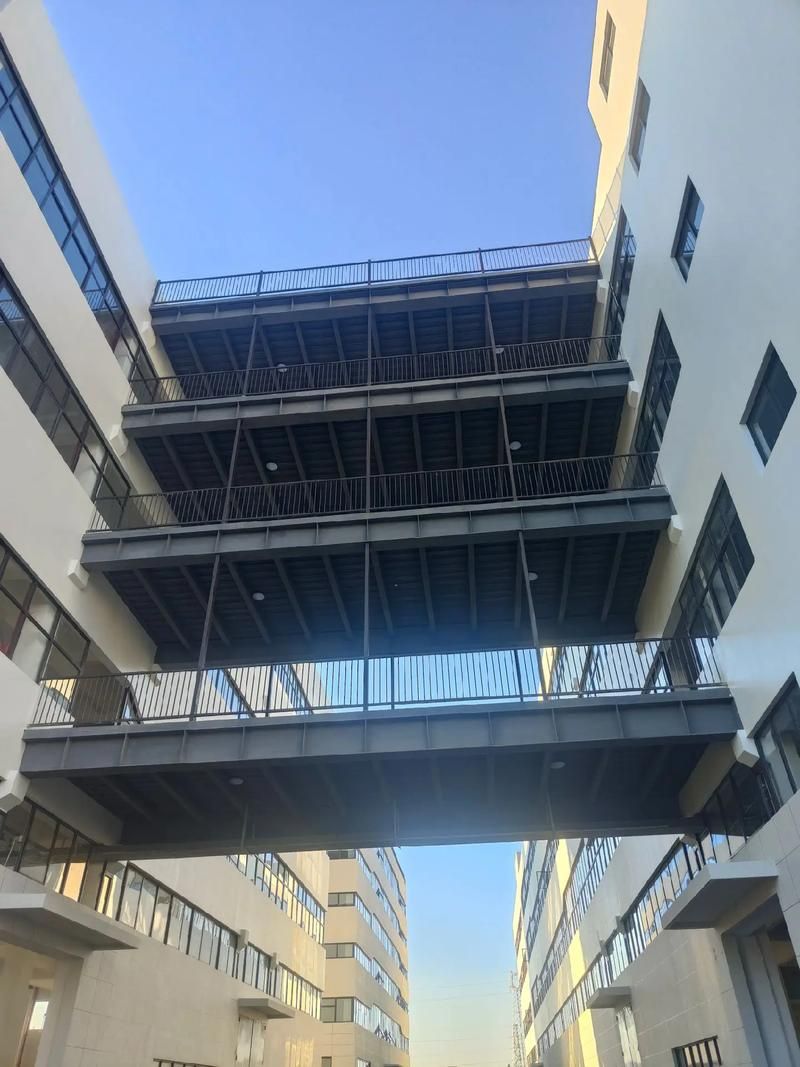 有沒有更多鋼結(jié)構(gòu)連廊的圖片？（如何設(shè)計(jì)一個(gè)鋼結(jié)構(gòu)連廊？） 行業(yè)新聞 第6張