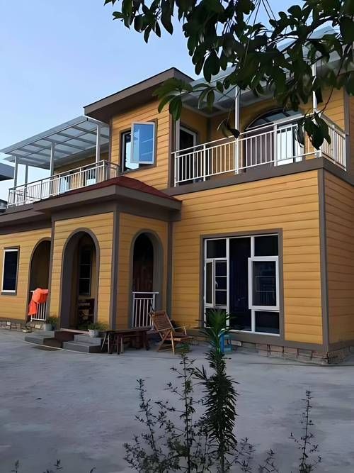 給我一些鋼架結(jié)構(gòu)房的圖片參考（鋼架結(jié)構(gòu)房在設(shè)計靈活性和空間利用率方面表現(xiàn)更優(yōu)） 行業(yè)新聞 第20張