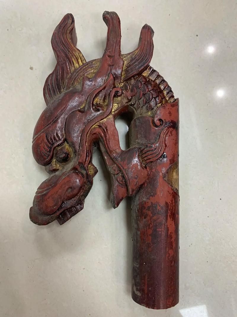 有没有更多木雕龙头作品的图片