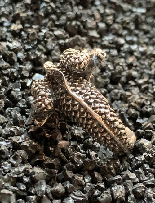 給我一些龍頭魚身掛件的圖片，龍頭魚身掛件的價格