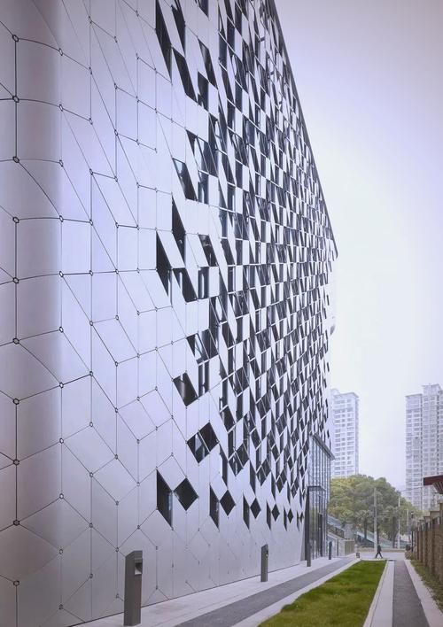 保定能再给我几个国内外的幕墙案例吗？ 行业新闻 第5张