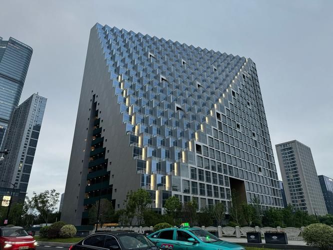 保定能再给我几个国内外的幕墙案例吗？ 行业新闻 第12张