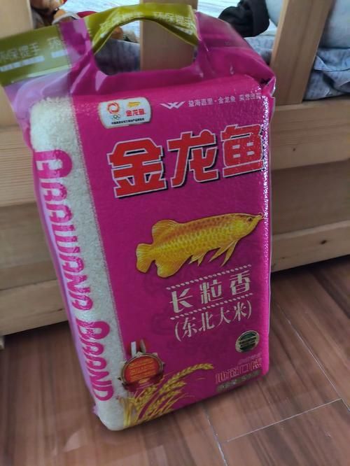 长寿花大米和金龙鱼哪个更受欢迎？，长寿花大米、金龙鱼大米、东北大米、苏北大米、苏北大米
